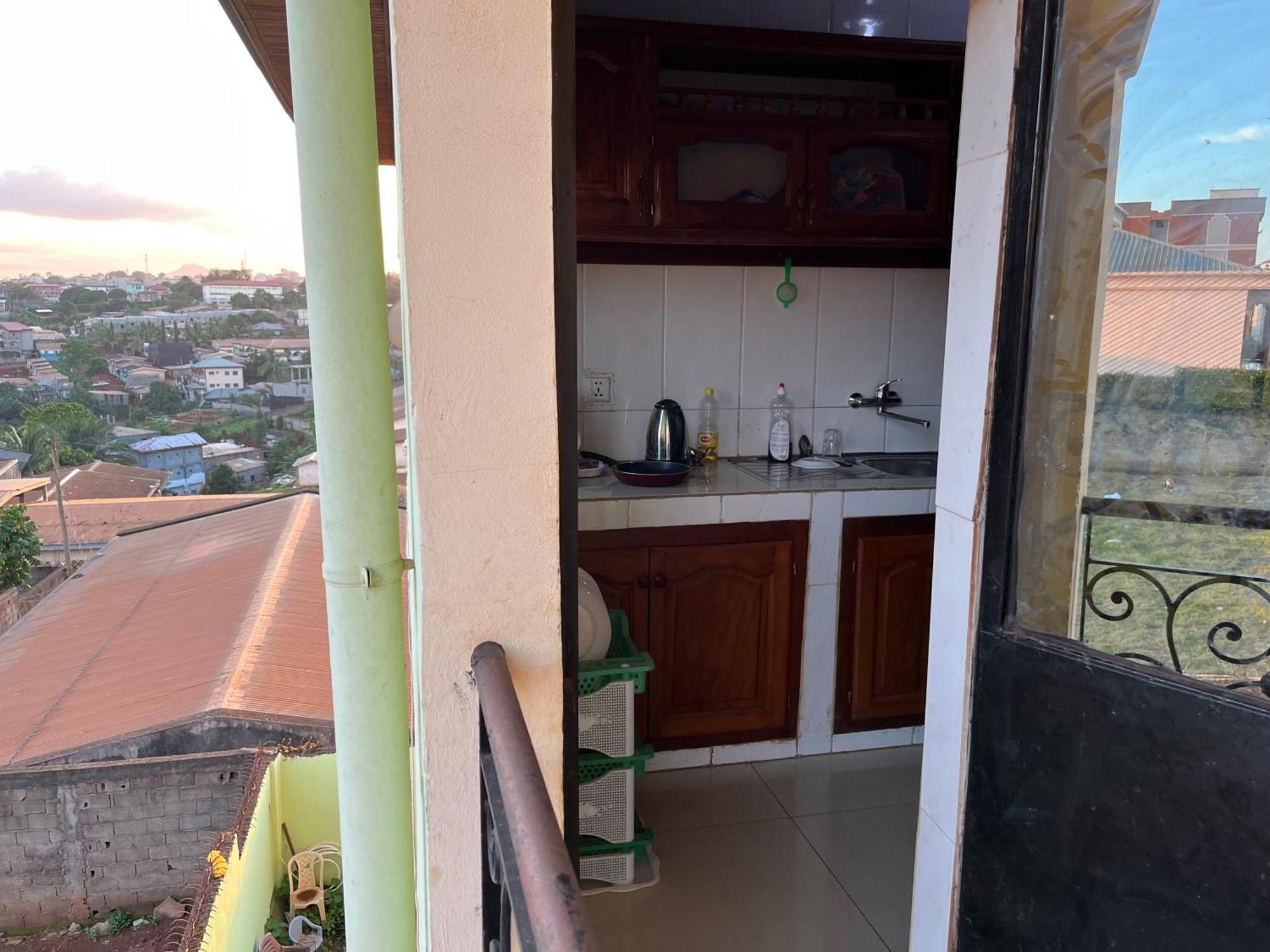 Appartement Moderne De 120M2 , Dote De Cameras De Surveying Et Situe A Maetur Nkomo, Un Quartier Residentiel Yaoundé Exterior foto